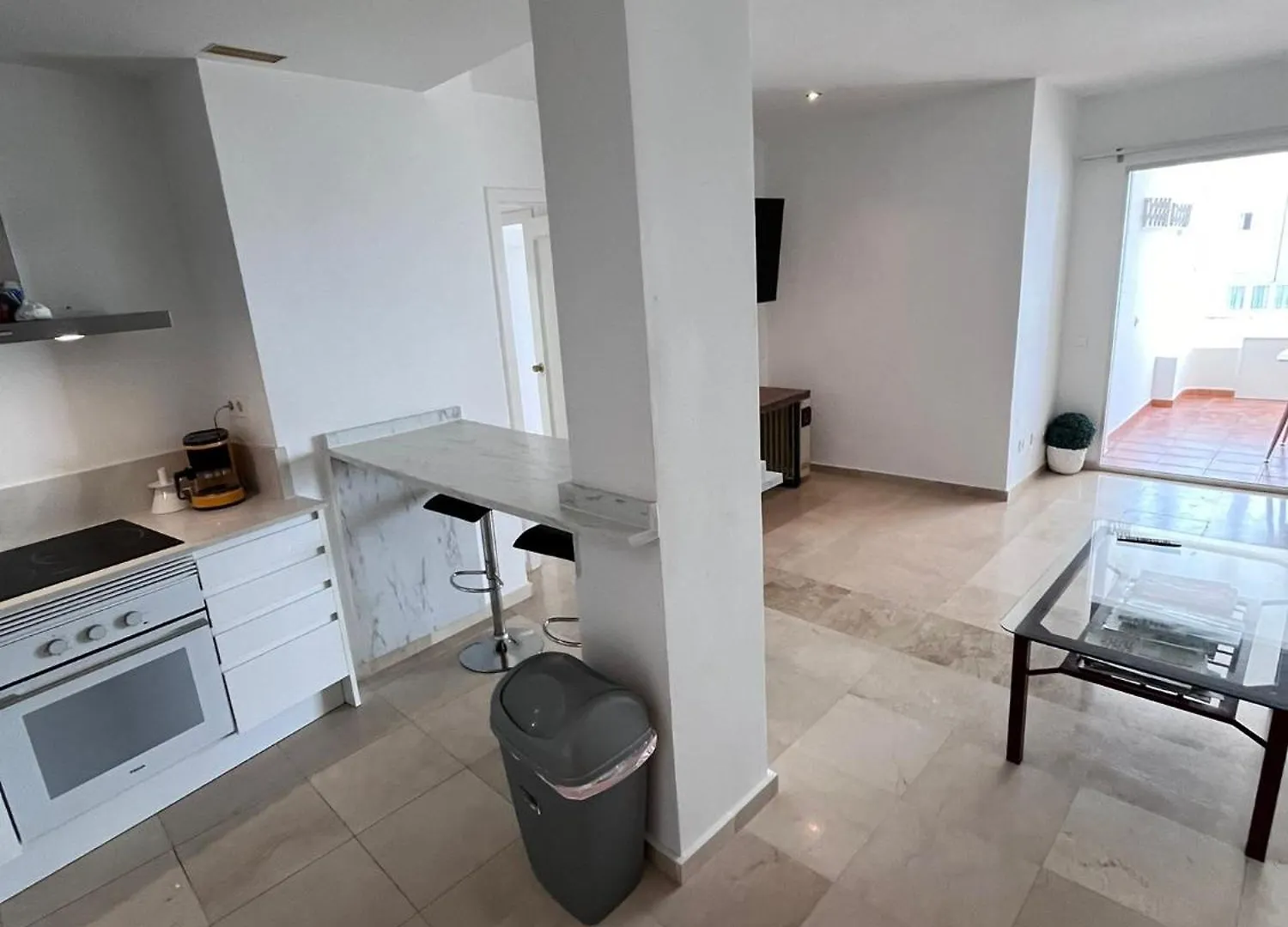 2 Bedroom Apartment 8Th Floor Estepona Puerto Spain