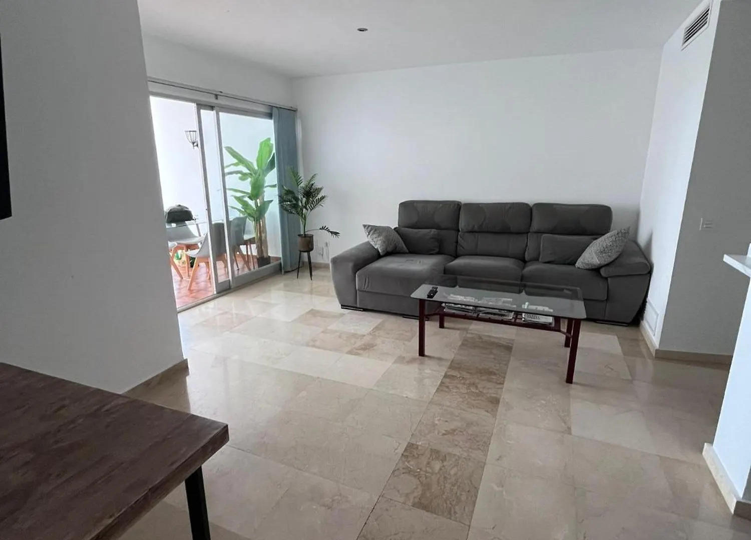 2 Bedroom Apartment 8Th Floor Estepona Puerto Spain