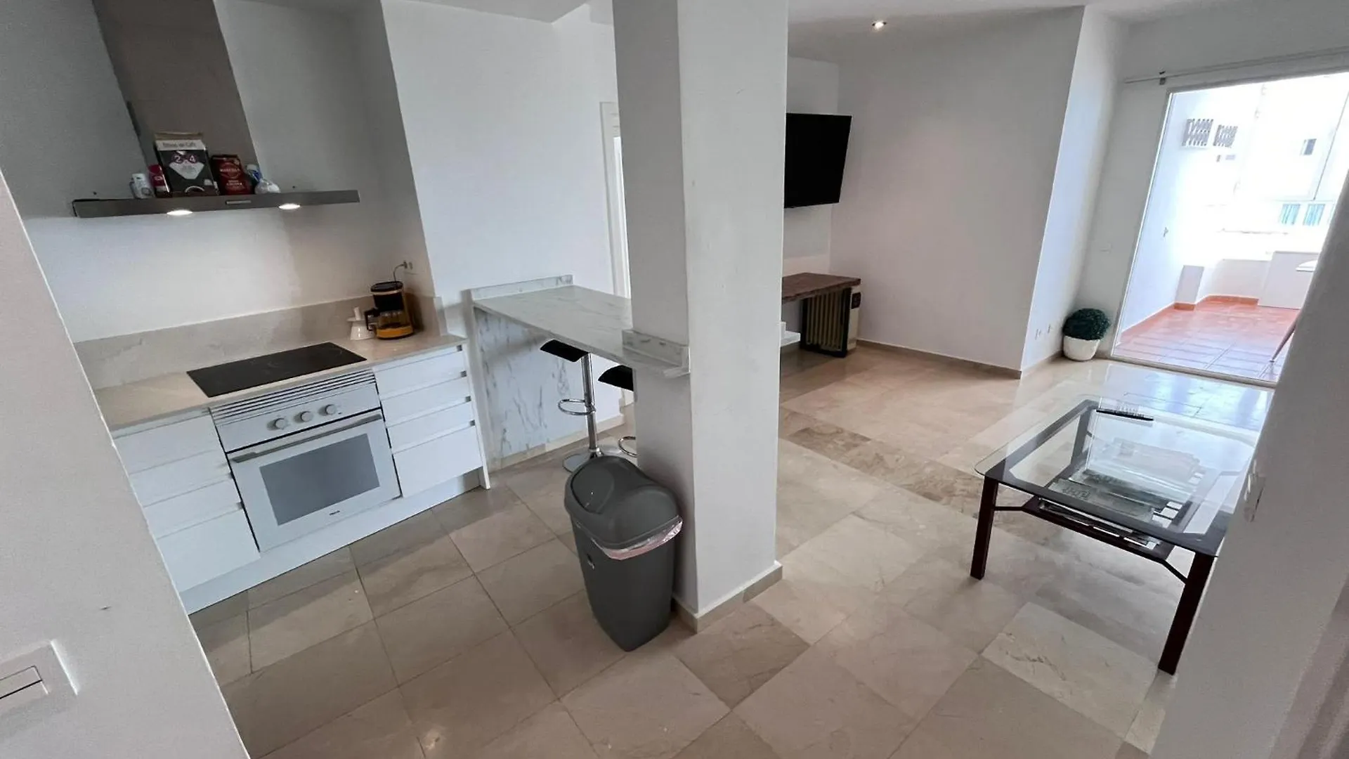 2 Bedroom Apartment 8Th Floor Estepona Puerto Spain